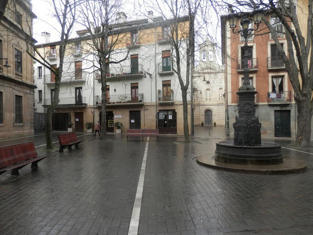 Plaza Catedral Hostel Pamplona Exterior photo