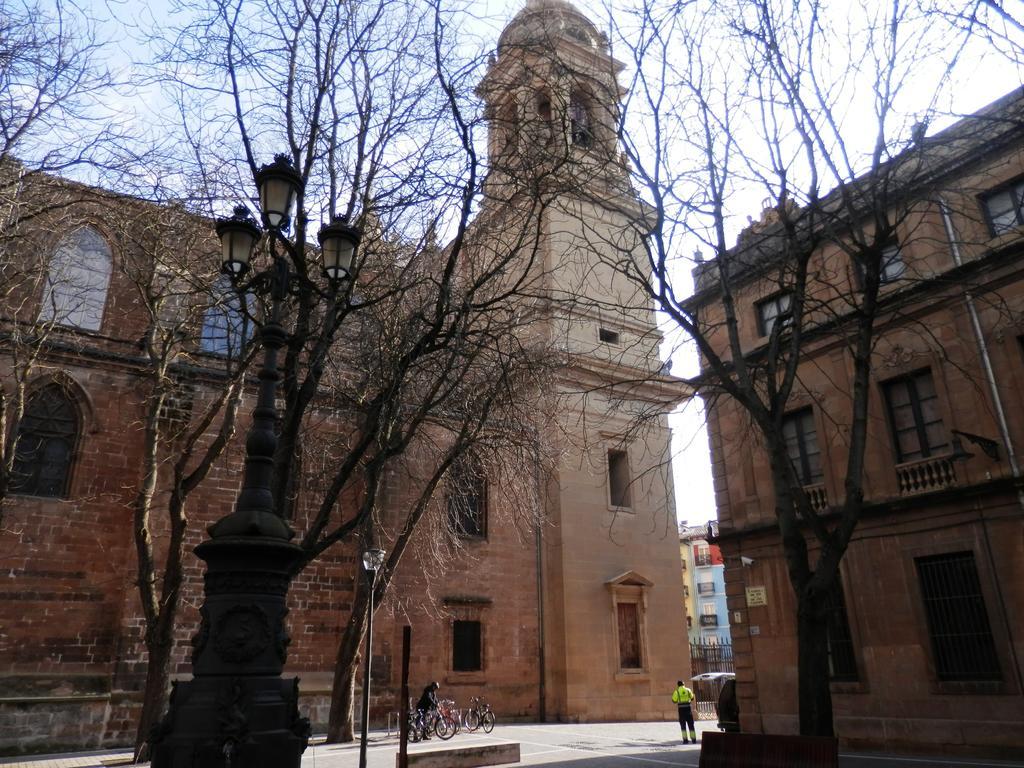 Plaza Catedral Hostel Pamplona Exterior photo